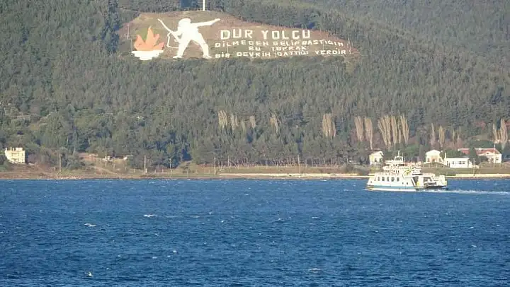 Bozcaada ve Gökçeada'ya fırtına nedeniyle 3 gündür sefer yapılamıyor