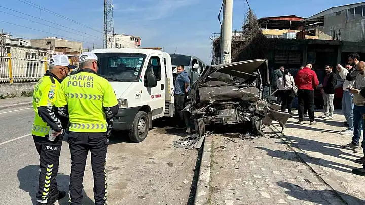 Buca'da alkollü sürücü yol kenarındaki 6 aracı ezip geçti