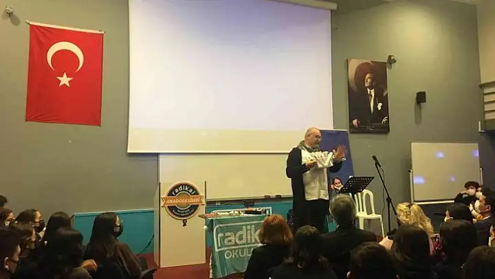 Buca Radikal Anadolu Lisesi öğrencileri 'Şirini Kap Gel' etkinliğinde buluştu