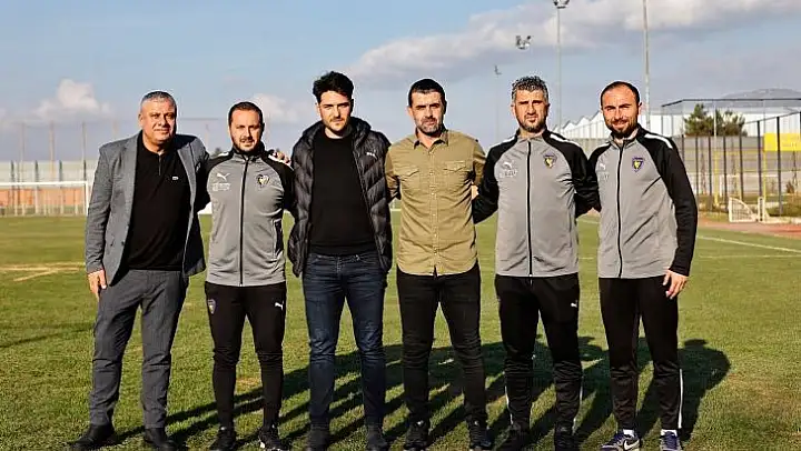 Bucaspor'da teknik ekibin sözleşmeleri 2 yıl uzatıldı