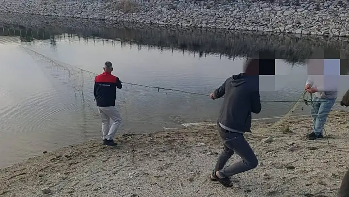 Buldan'da bulunan sulama göletinde 500 metre misina ağ ele geçirildi
