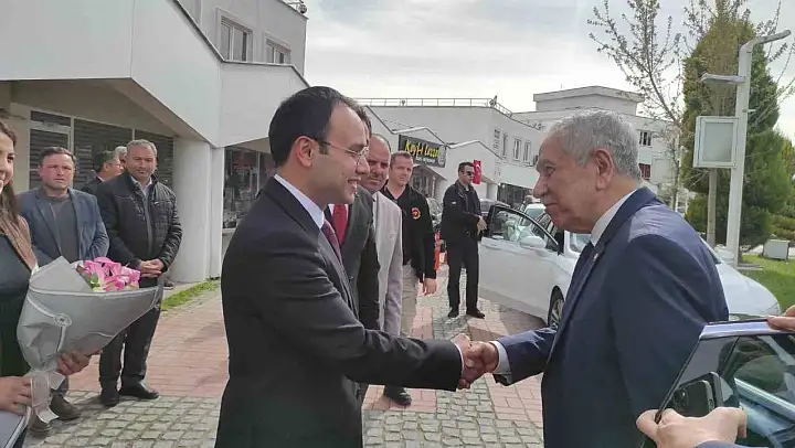 Bülent Arınç ve Mücahit Arınç Selendi'yi ziyaret etti