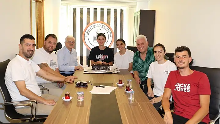 Burhaniye Belediyespor'da transferler başladı