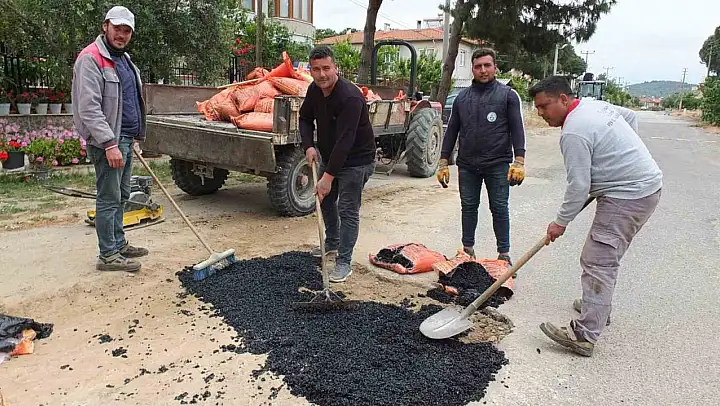 Burhaniye'de belediye asfalt tamirlerine başladı