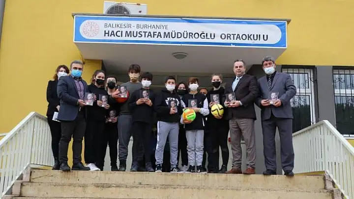 Burhaniye'de çevreci öğrenciler ödüllendirildi