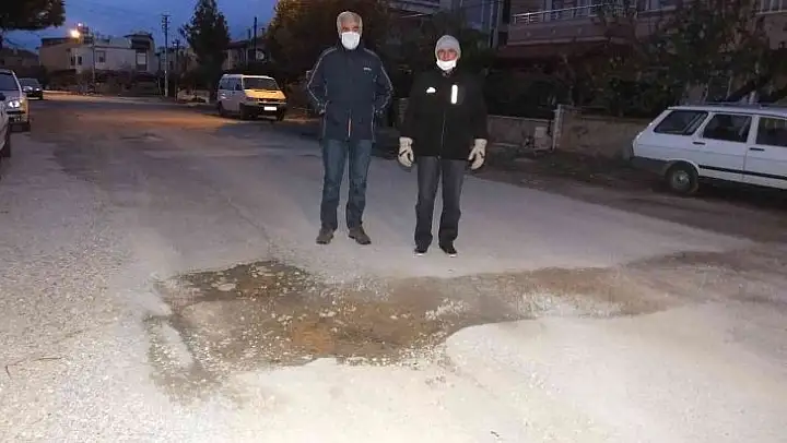 Burhaniye'de doğalgaz kazısında bozulan yollar tepkiye neden oldu