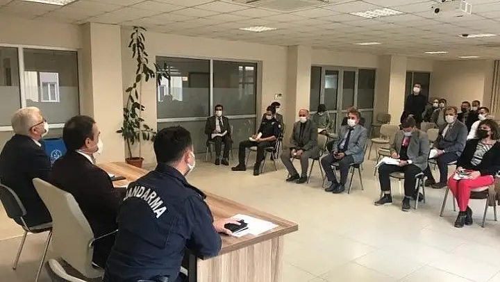 Burhaniye'de muhtarlar toplantısı