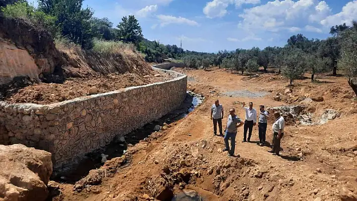 Burhaniye'de Taylıeli Mahallesinde dere ıslahı başladı
