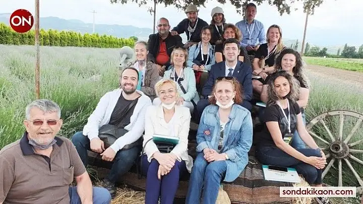 Burhaniye'de Tıbbı ve Aromatik Bitki Yetiştiriciliği Kursu tamamlandı