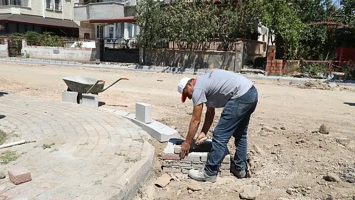 Burhaniye'de yol seferberliği