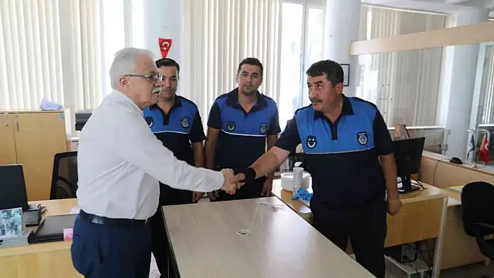 Burhaniye'de zabıtalara özel kutlama