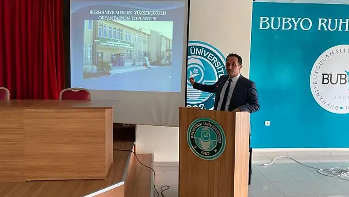 Burhaniye MYO'da oryantasyon eğitimi düzenlendi