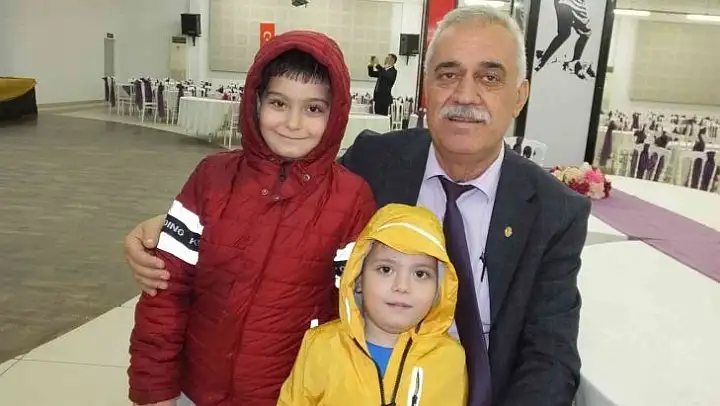 Burhaniyeli başkanı ilk kutlayan torunları oldu