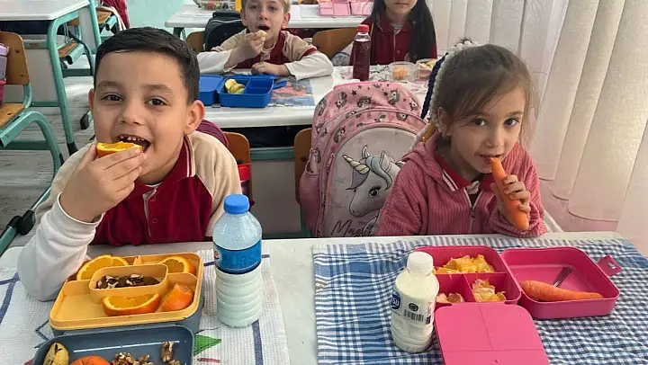 Bursa'da 560 bin öğrenci sağlıklı beslenme ve hareketli hayat için el ele veriyor