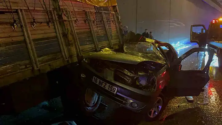 Bursa'da alt geçitte zincirleme kaza: 1 ölü, 1'i ağır 4 yaralı
