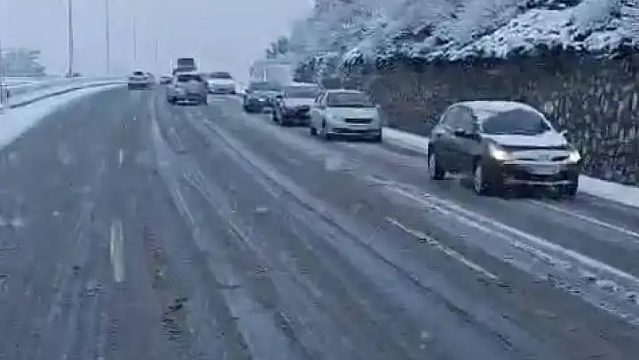 Bursa'da beklenen kar yağışı hızlı başladı