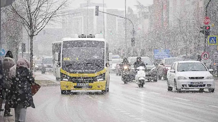 Bursa'da eğitime kar tatili