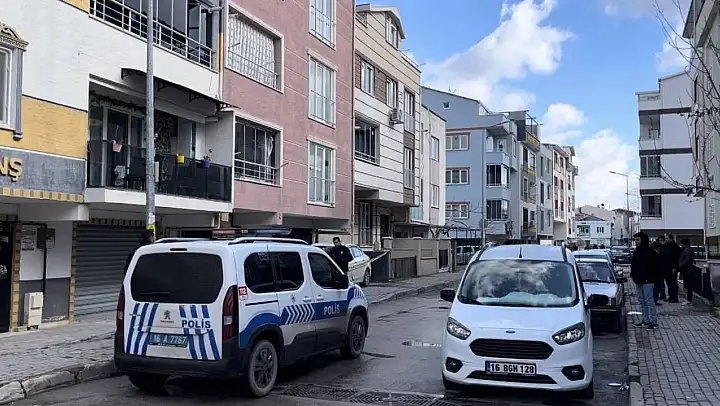 Bursa'da ekmek almaya giderken bacağından vuruldu