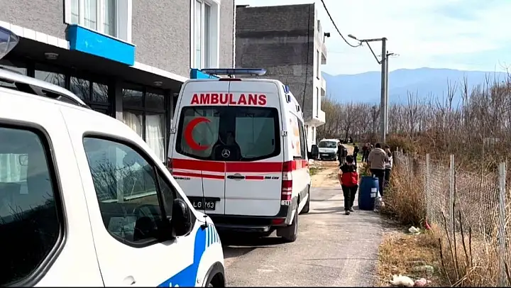 Bursa'da esrarengiz ölüm...Evinin önünde silahla vurulmuş halde bulundu