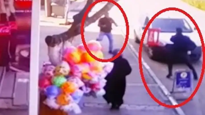 Bursa'da iki arkadaşın kavgası kameralara yansıdı