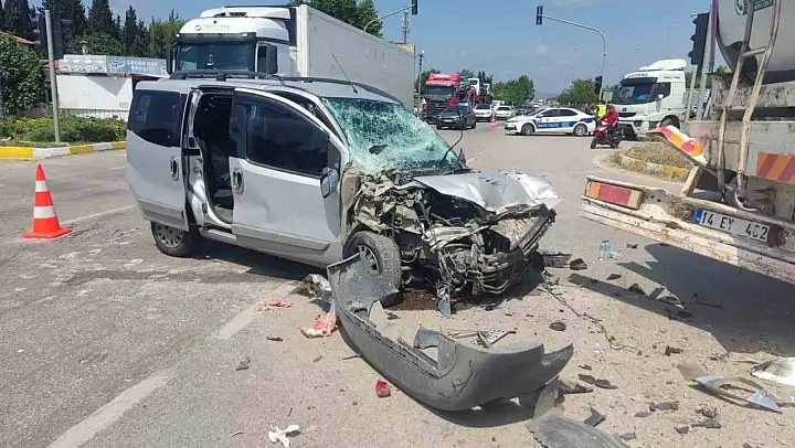 Bursa'da ışık ihlali kazaya sebep oldu