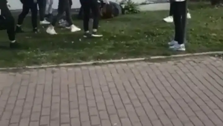 Bursa'da kızların sevgili kavgası kameralara yansıdı