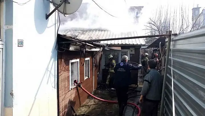 Bursa'da müstakil ev alev alev yandı