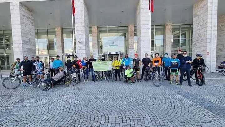 Bursa'da pedallar SMA hastası Mehmet Ayaz için döndü