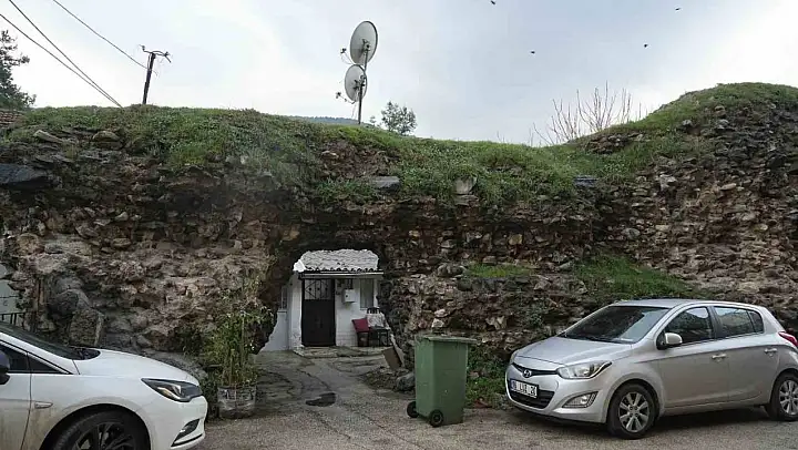 Bursa'da tarihe çanak anten diktiler