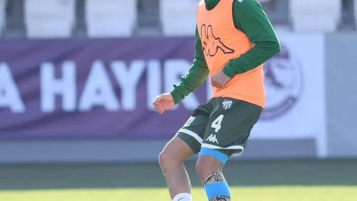 Bursasporlu futbolcu Cüneyt Köz'den büyük fedakarlık