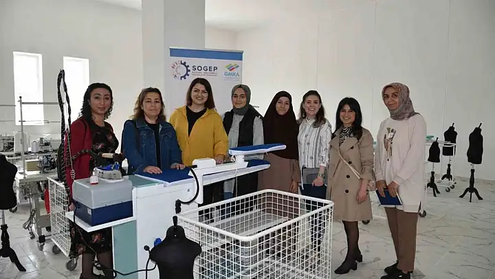 Büyükşehir Belediyesi, Sındırgı'da hizmetlerine devam ediyor