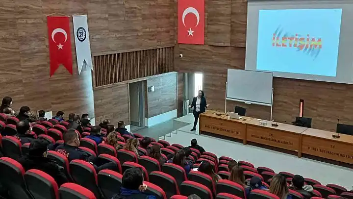 Büyükşehir personeline vatandaş ile iletişim eğitimi