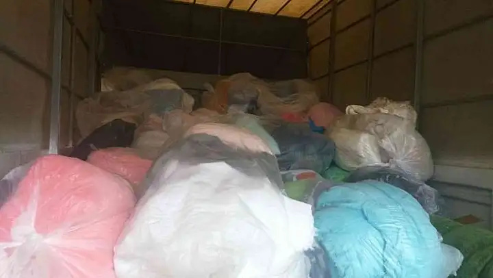 Çaldıkları cins kümes hayvanlarını satamadan yakalandılar