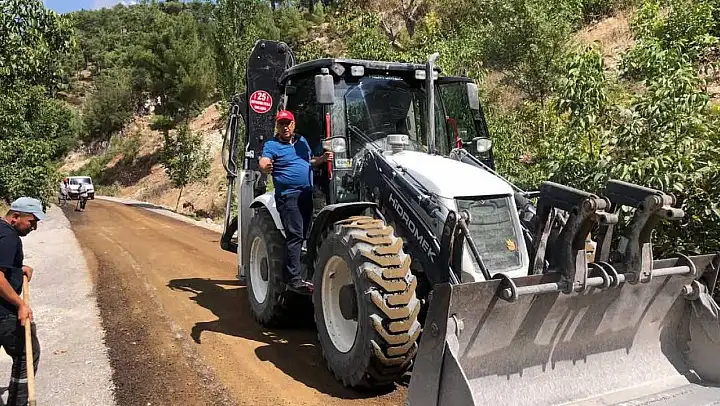 Çameli Belediyesi kendi imkanlarıyla 12 kilometrelik yolu asfaltladı