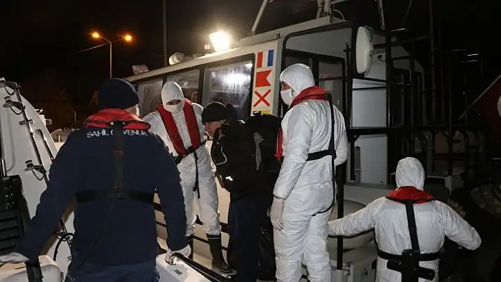 Çanakkale açıklarında 43 düzensiz göçmen kurtarıldı