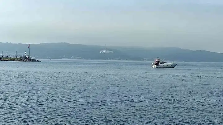 Çanakkale Boğazı 12 saat sonra yeniden gemi trafiğine açıldı