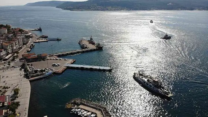 Çanakkale Boğazı 16 saat sonra gemi trafiğine açıldı