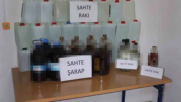 Çanakkale'de 240 litre sahte içki ele geçirildi