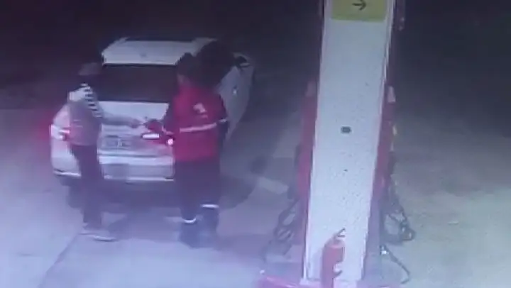 Çanakkale'de 5 kişinin feci şekilde öldüğü kazadan hemen önce otomobilin petrol istasyonundan yakıt alma görüntüleri ortaya çıktı