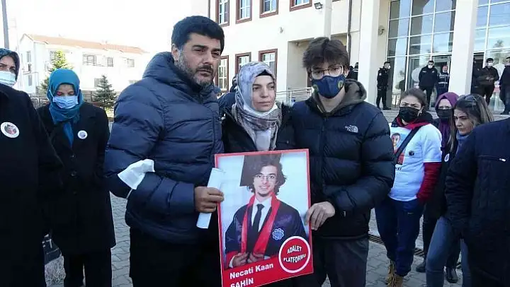 Çanakkale'de bir gencin ölümüne neden olan alkollü sürücüye 3 yıl 4 ay hapis cezası