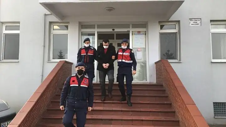 Çanakkale'de FETÖ üyesi akrabalarının evinde yakalandı