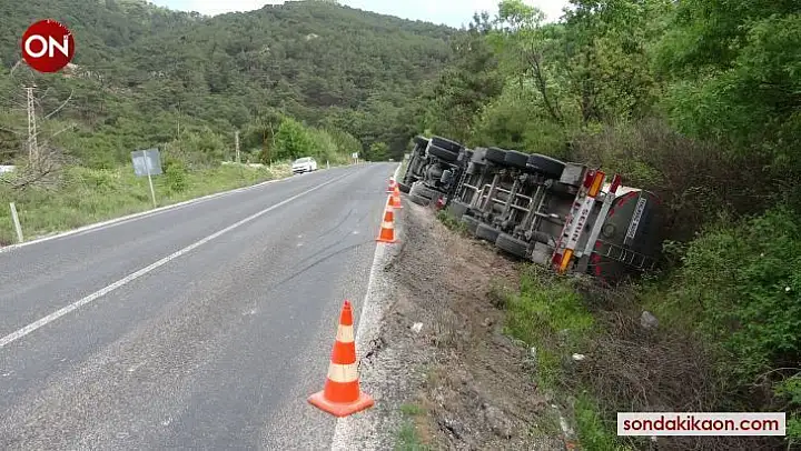 Çanakkale'de TIR devrildi: 1 yaralı