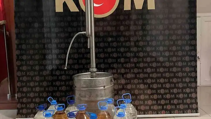 Çeşme'de sahte içki operasyonu