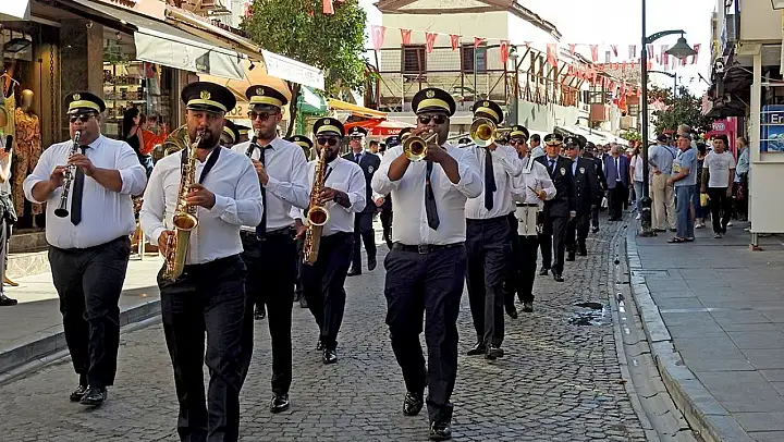 Çeşme'nin kurtuluşunun 100. yılı coşkuyla kutlandı