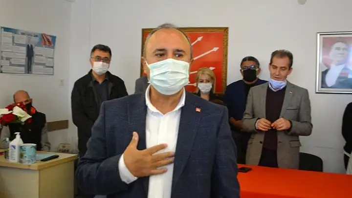 CHP'de 'kilitli kapı skandalı' iddiasını ortaya atan üyeler ihraç edildi