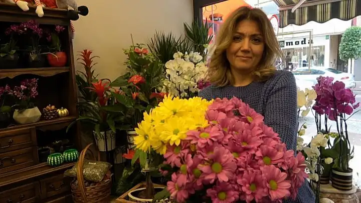 Çiçek fiyatları katlandı, sevgililerin eli boş kaldı