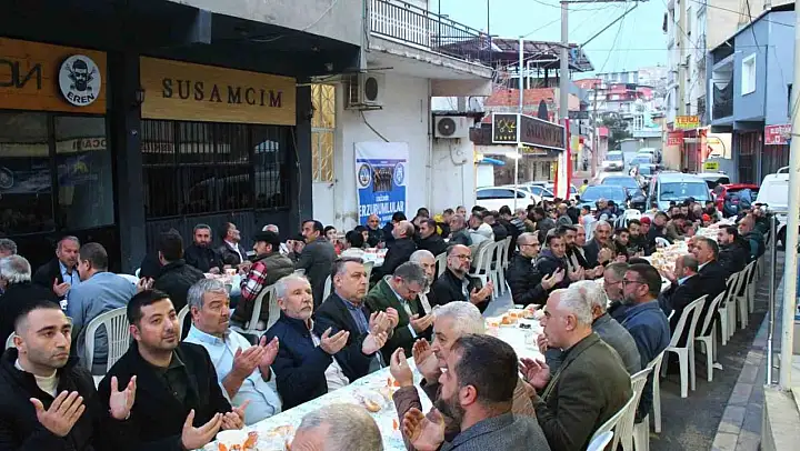Dadaşlar geleneksel iftar yemeğinde buluştu