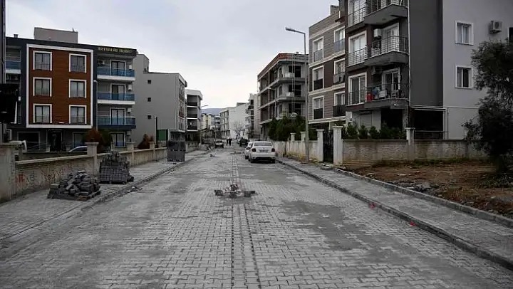 Davutlar'da alt ve üst yapı çalışmaları devam ediyor