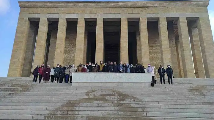 Deneme sınavında dereceye giren öğrencilere Ankara gezisi