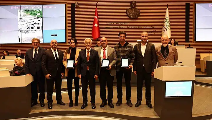 Deprem bölgesindeki çalışmalara katkı verenlere teşekkür